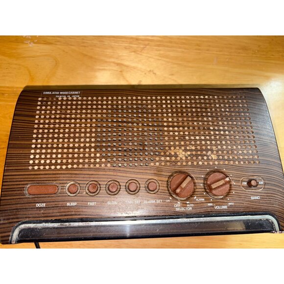 Vintage Panasonic Wood Grain AM/FM Alarm Clock Radio Model RC-75 TESTED - Picture 8 of 10